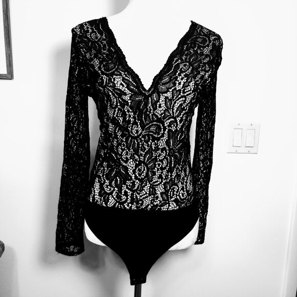 EXPRESS SIZE M LONG SLEEVE BLACK EMBROIDERED LACE BODYSUIT - Picture 5 of 11